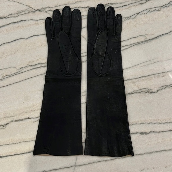 Vintage Leather Gloves - Picture 3 of 16